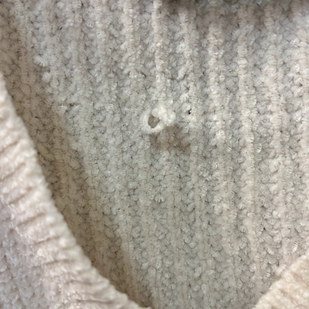 Urban Outfitters Sweater - Picture 5 of 6